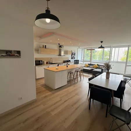 6-8 Personnes, Accès Direct à Lyon Appartement *